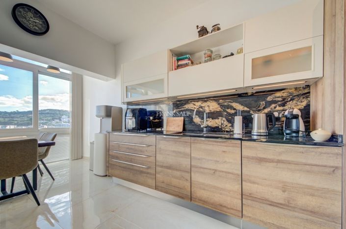 Image No.15-2 Bed Property for sale