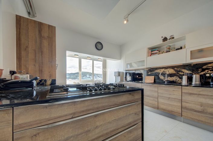 Image No.21-2 Bed Property for sale