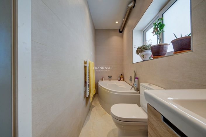 Image No.29-2 Bed Property for sale