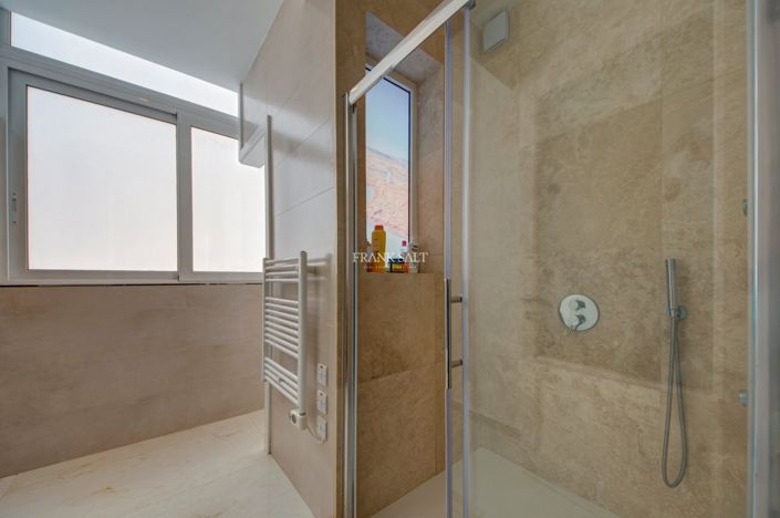 Image No.33-2 Bed Property for sale