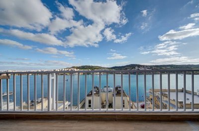 60cbdd64-6c9d-4cb0-8ffd-014db3eb3a4a