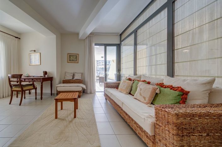 Image No.12-3 Bed Property for sale