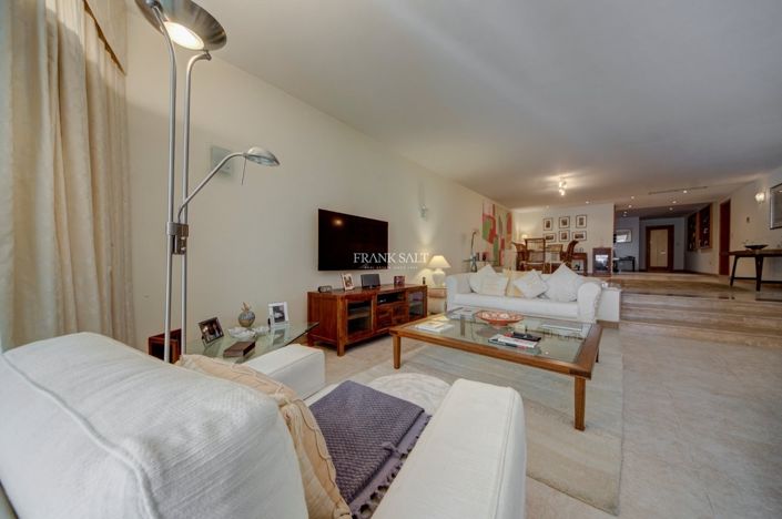 Image No.13-3 Bed Property for sale