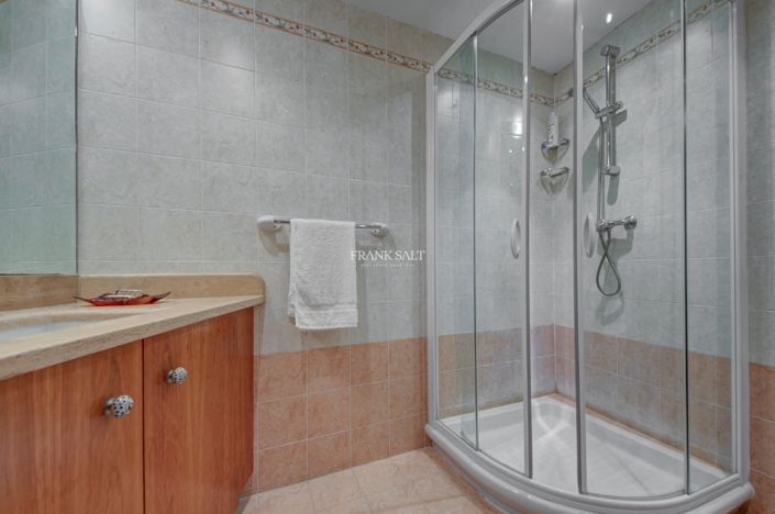 Image No.39-3 Bed Property for sale