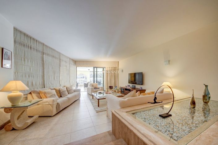 Image No.6-3 Bed Property for sale