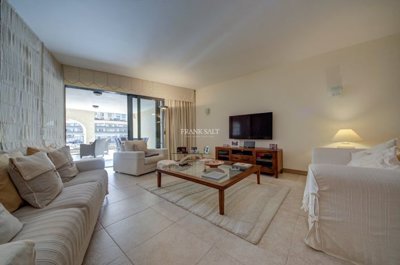 cb956bb9-1417-4a70-b8a8-a630998cfd9c