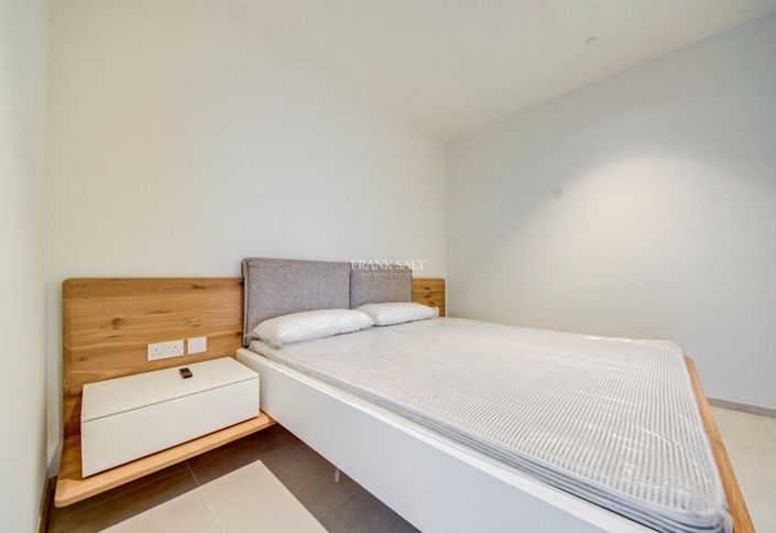 Image No.13-1 Bed Property for sale