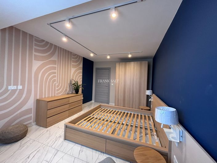 Image No.5-3 Bed Property for sale