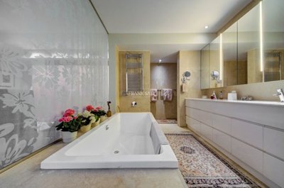 52461022-f0f2-4e4f-851c-04cf9d9d73a6