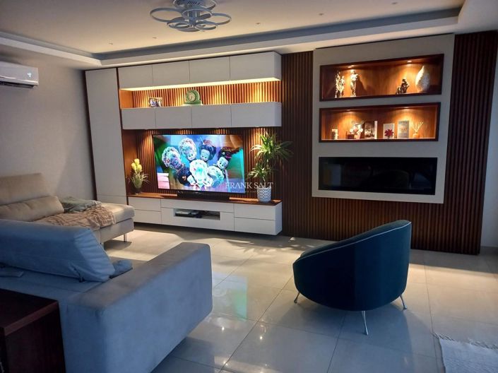 Image No.2-3 Bed Property for sale