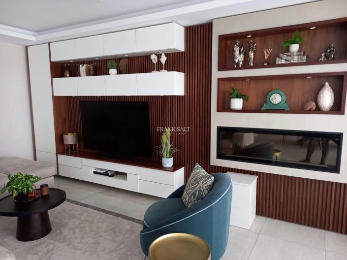 Image No.3-3 Bed Property for sale