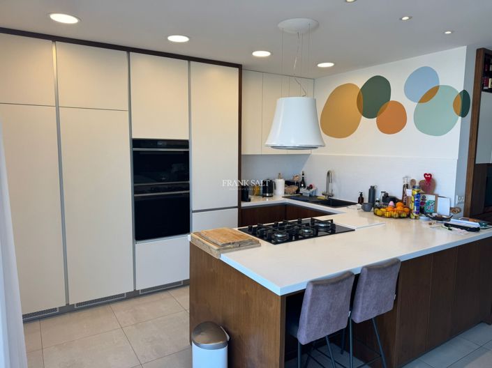 Image No.7-3 Bed Property for sale