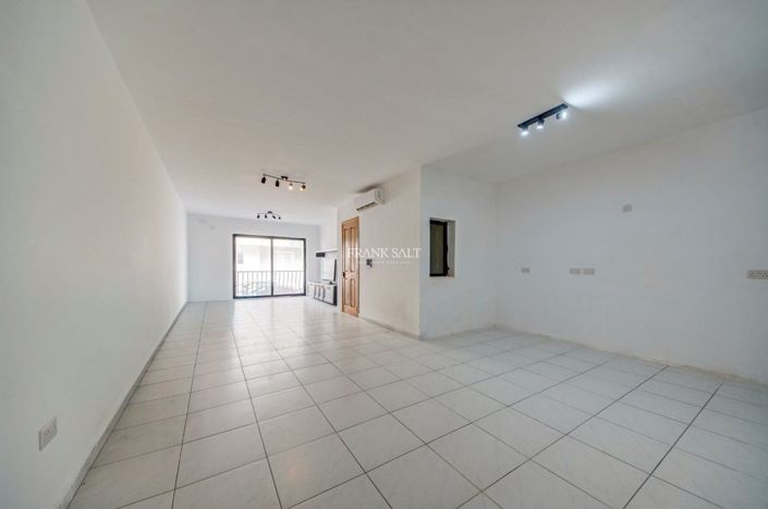 Image No.4-Propriété de 3 chambres à vendre à Swieqi