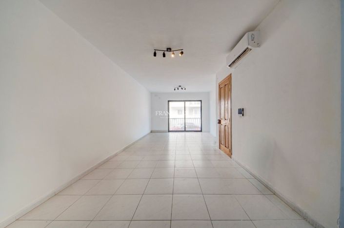 Image No.7-Propriété de 3 chambres à vendre à Swieqi