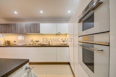 02b33063-4b8b-46a8-a5a3-d38bc5099b6e