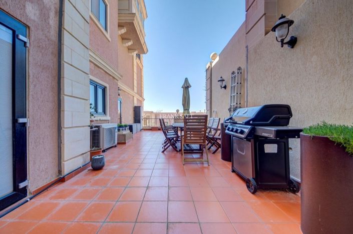 Image No.11-5 Bed Property for sale