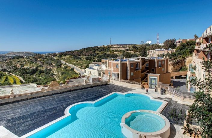 Image No.25-5 Bed Property for sale