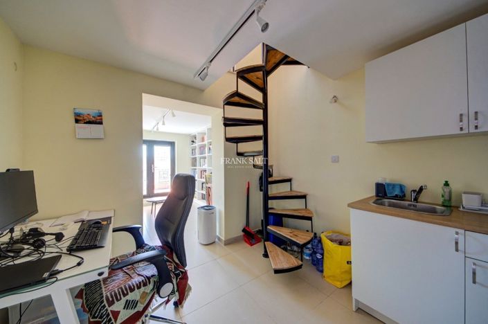 Image No.4-5 Bed Property for sale