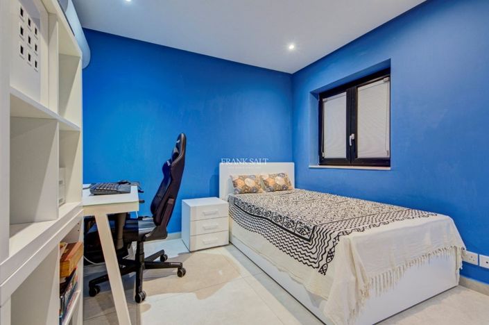 Image No.34-5 Bed Property for sale