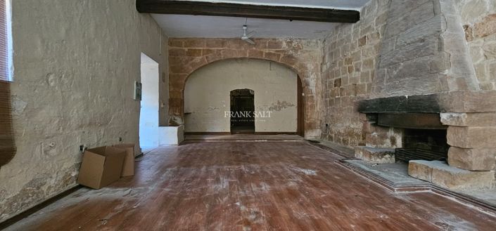 Image No.5-Propriété de 4 chambres à vendre à Attard