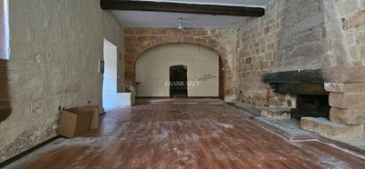 c1dcb095-edb7-4a5a-a340-40c78be9fa66