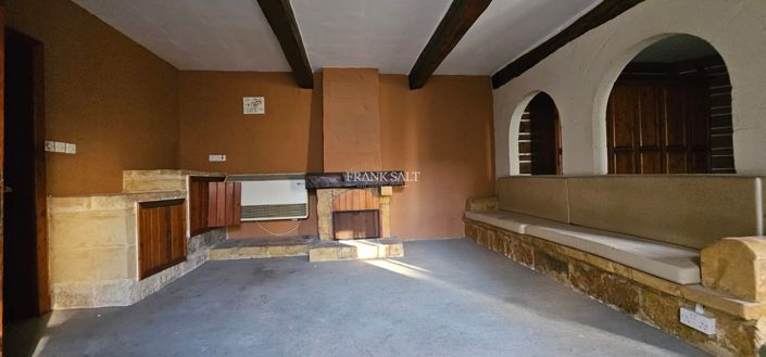 Image No.6-Propriété de 4 chambres à vendre à Attard