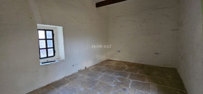 Image No.9-Propriété de 4 chambres à vendre à Attard