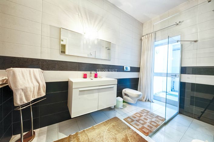 Image No.11-Propriété de 3 chambres à vendre à Madliena