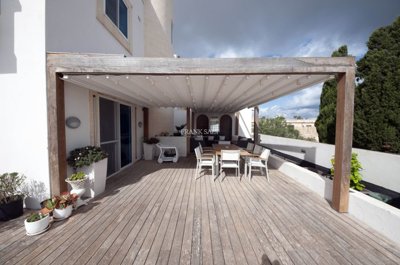 97b5a2eb-d6f1-4a72-acab-a179a322f61f