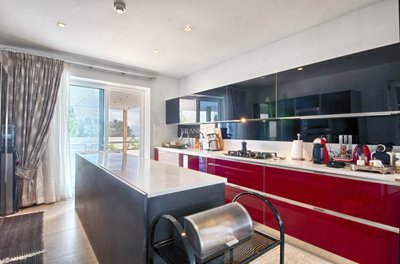 4a329012-6ac4-4be3-be93-c224c9b0ffb5