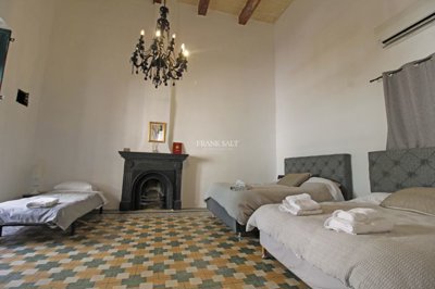 0819209d-7a21-4958-8084-fbffb68335bb