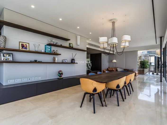 Image No.12-3 Bed Property for sale