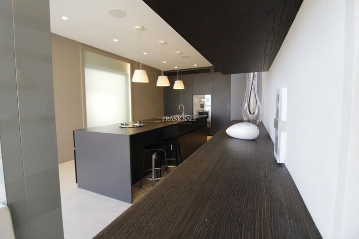 Image No.17-3 Bed Property for sale