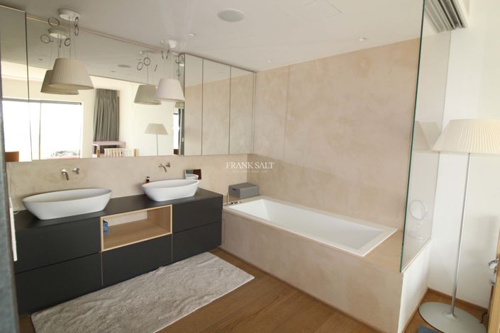 Image No.27-3 Bed Property for sale