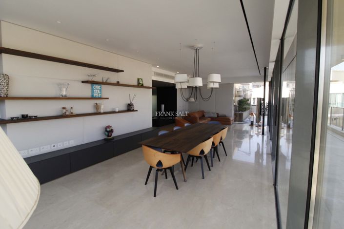 Image No.3-3 Bed Property for sale