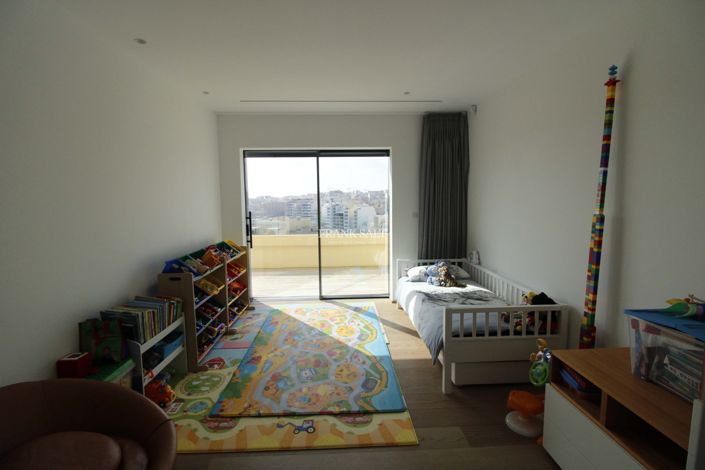 Image No.30-3 Bed Property for sale