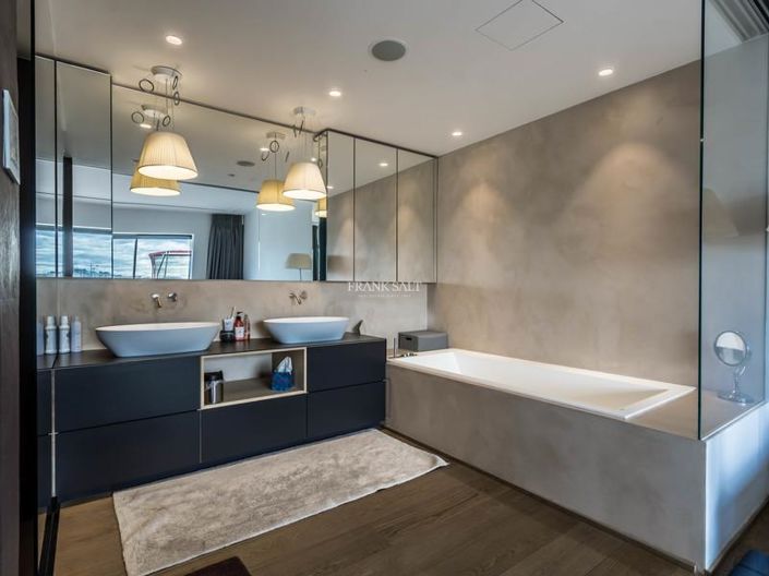 Image No.37-3 Bed Property for sale