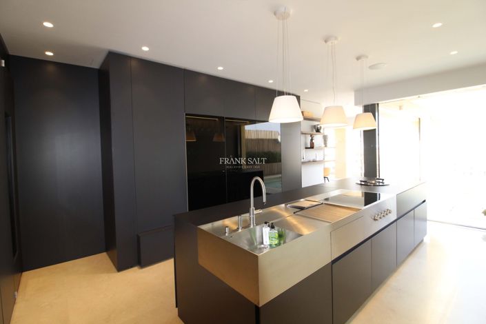 Image No.7-3 Bed Property for sale