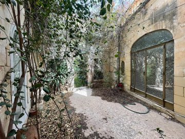 1 - Attard, Property