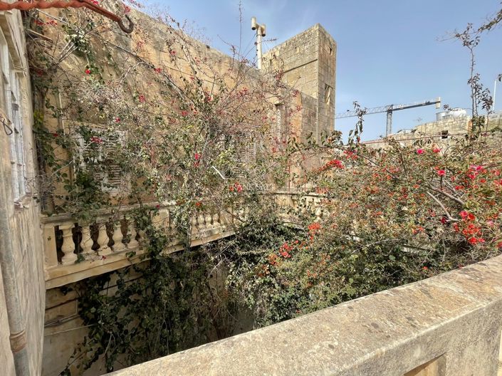 Image No.14-3 Bed Property for sale