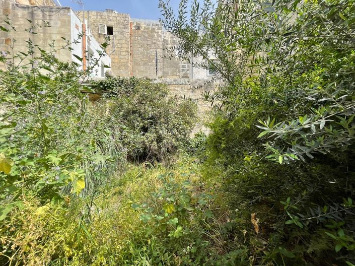 Image No.17-3 Bed Property for sale