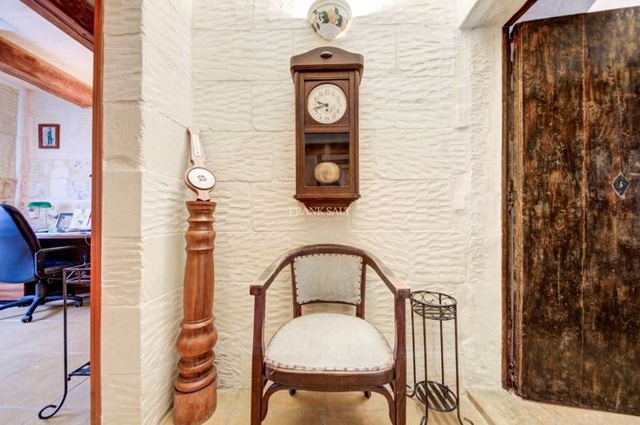 Image No.23-3 Bed Property for sale