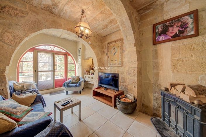 Image No.8-3 Bed Property for sale