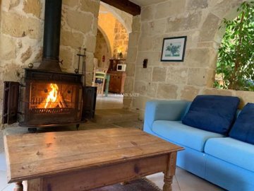 818cfcd7-0efa-4e10-bf7d-97dc8f47af2b