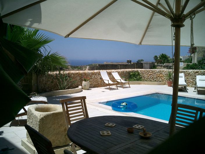 Image No.3-Propriété de 4 chambres à vendre à San Lawrenz