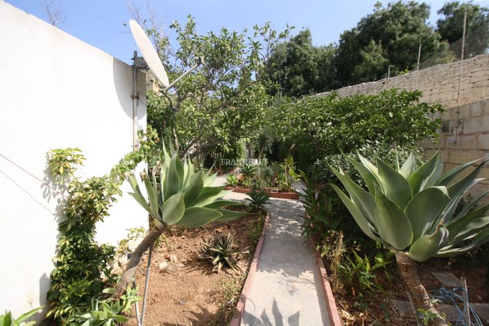 Image No.23-3 Bed Property for sale