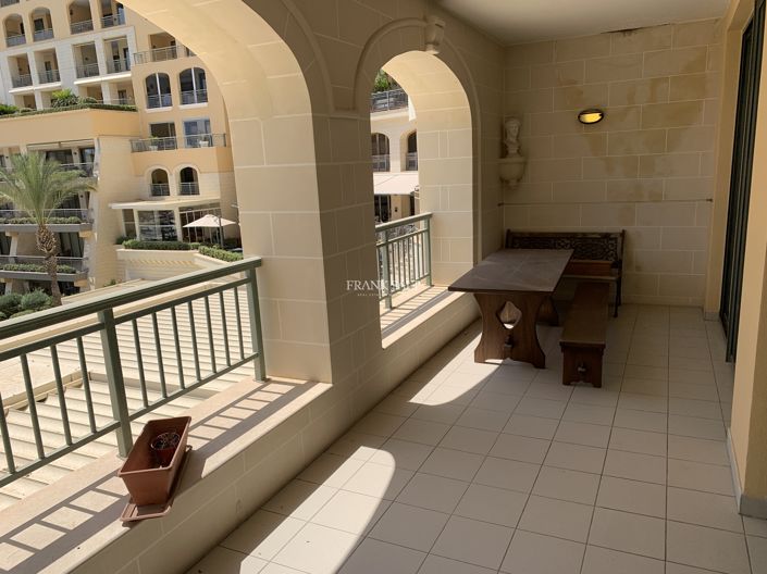 Image No.11-Propriété de 2 chambres à vendre à Portomaso