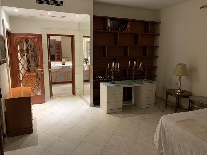 Image No.20-Propriété de 2 chambres à vendre à Portomaso