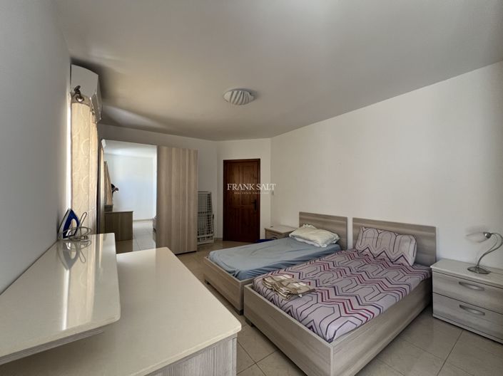 Image No.14-3 Bed Property for sale