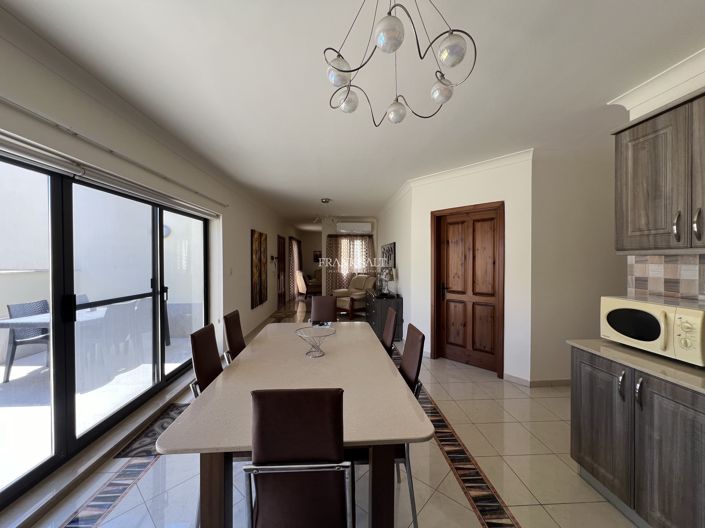 Image No.6-3 Bed Property for sale